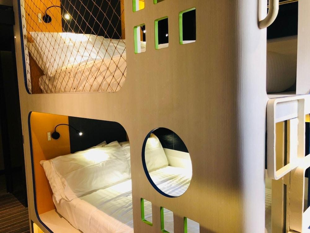 Cube Family Boutique Capsule Hotel At Chinatown Сингапур Экстерьер фото